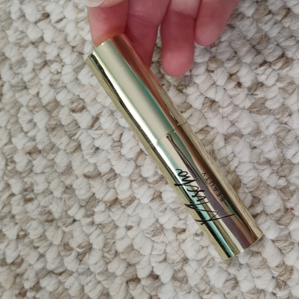 Mischo Beauty Lip Shine in shade XO